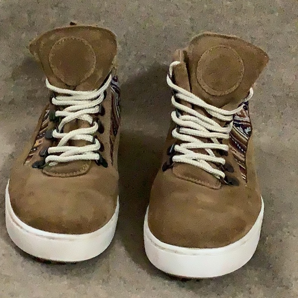 Inkkas Tan Suede Camping Boot. Wom US 9/Men 7